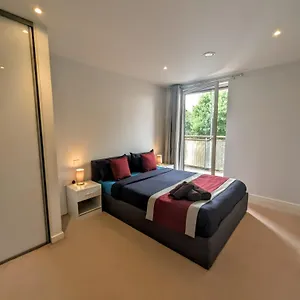 Apartment Modern Near Greenwich - Rooftop View, London